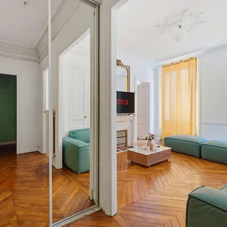 Apartment Modern 2br Apartment-central With Netflix